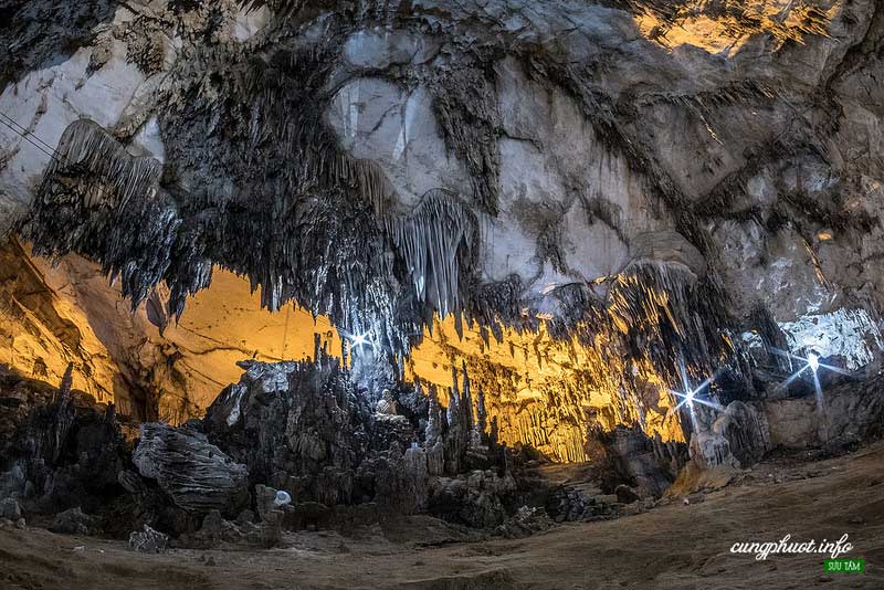 Động Hua Mạ (Ảnh – MrForbzPhotography)