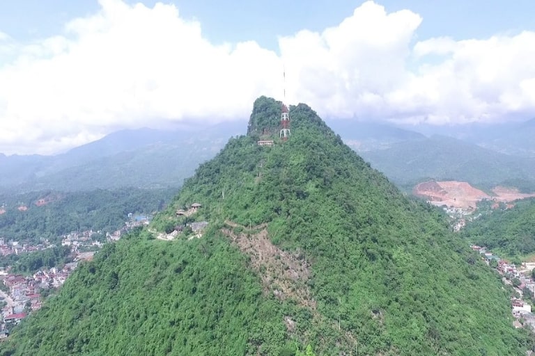 Vẻ đẹp hùng vĩ của núi đá Hà Giang